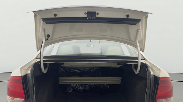 Second-hand 2014 Volkswagen Vento Petrol Highline for sale in Bangalore-10