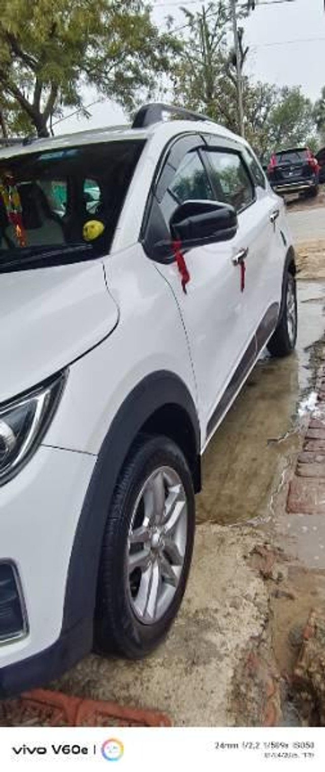 Second-hand 2022 Renault Triber RXZ BSVI for sale in Ghazipur-2