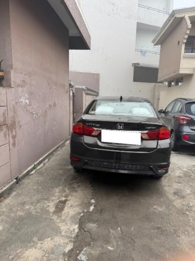 Second-hand 2017 Honda City i DTec V for sale in Ernakulam-1