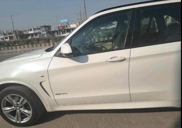 Second-hand 2018 BMW X5 xDrive 30d M Sport for sale in Noida-2