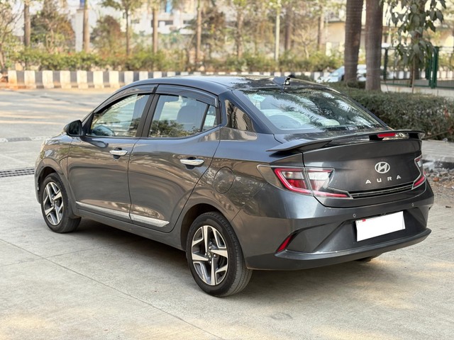 Second-hand 2023 Hyundai Aura SX CNG for sale in Thane-3