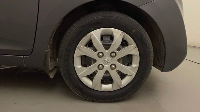 Second-hand 2015 Hyundai EON Magna for sale in Mysore-17