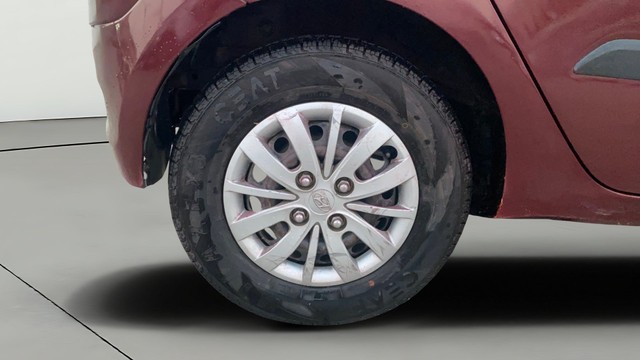 Second-hand 2016 Hyundai i10 Sportz 1.1L for sale in Patna-24