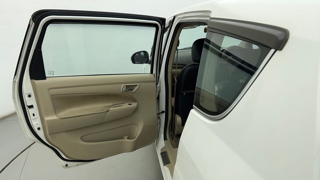 Second-hand 2017 Maruti Ertiga SHVS ZDI for sale in Ahmedabad-23