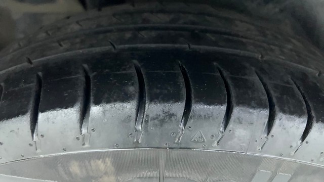 Second-hand 2017 Maruti Ertiga SHVS ZDI for sale in Ahmedabad-30