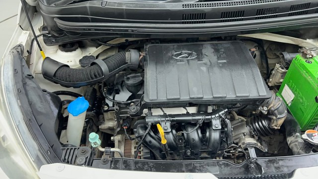 Second-hand 2015 Hyundai Xcent 1.2 VTVT S for sale in Ahmedabad-39