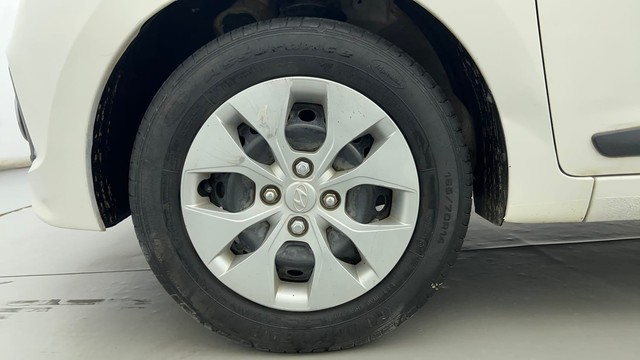 Second-hand 2015 Hyundai Xcent 1.2 VTVT S for sale in Ahmedabad-20