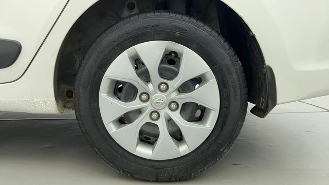 Second-hand 2015 Hyundai Xcent 1.2 VTVT S for sale in Ahmedabad-19