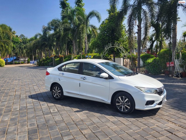 Second-hand 2019 Honda City V CVT for sale in Ernakulam-4