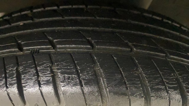 Second-hand 2017 Renault KWID 1.0 AMT RXT for sale in Gulbarga-31