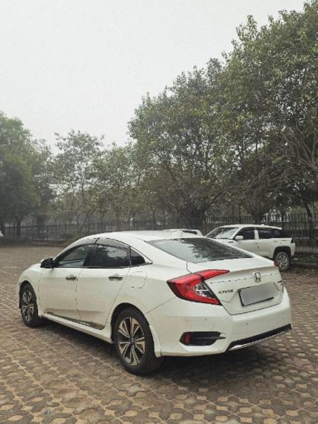 Second-hand 2019 Honda Civic ZX BSIV for sale in New Delhi-4