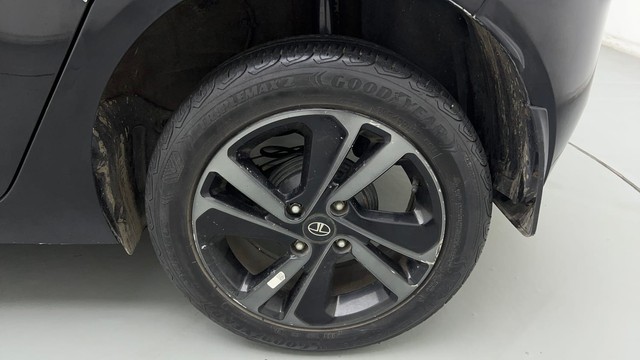 Second-hand 2022 Tata Altroz XZ Plus Dark Edition for sale in Noida-19