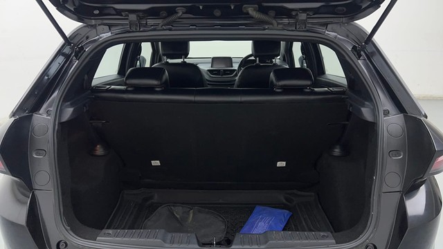 Second-hand 2022 Tata Altroz XZ Plus Dark Edition for sale in Noida-9