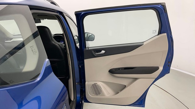 Second-hand 2019 Renault Triber RXZ for sale in Jaipur-32