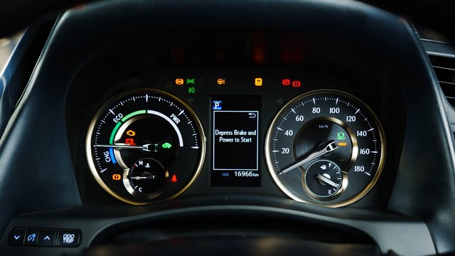 Second-hand 2023 Toyota Vellfire VIP Executive Lounge for sale in New Delhi-9