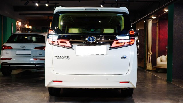 Second-hand 2023 Toyota Vellfire VIP Executive Lounge for sale in New Delhi-2