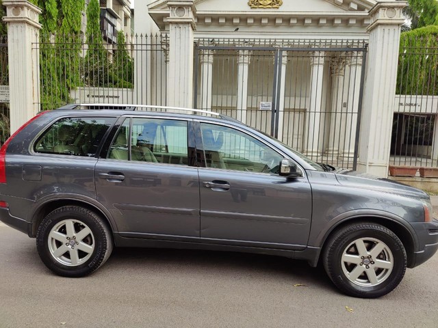 Second-hand 2010 Volvo XC90 D5 AT AWD for sale in Pune-1