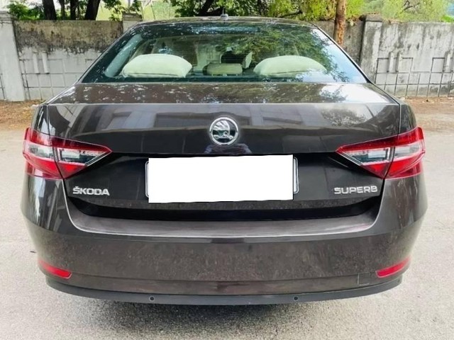 Second-hand 2018 Skoda Superb Style 1.8 TSI MT for sale in Mumbai-1