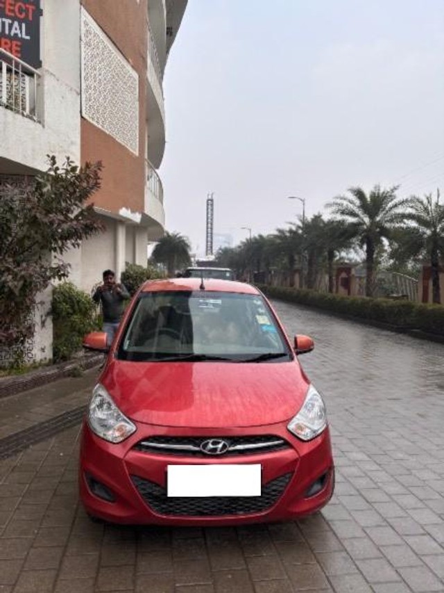 Second-hand 2011 Hyundai i10 Era for sale in Greater Noida-0