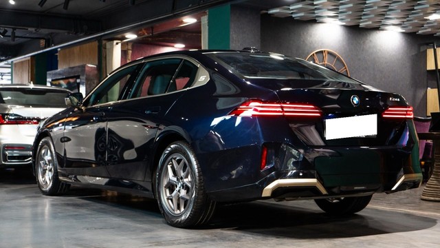 BMW 5 Series 530Li Second-hand 2024 BMW 5 Series 530Li for sale in New Delhi-4