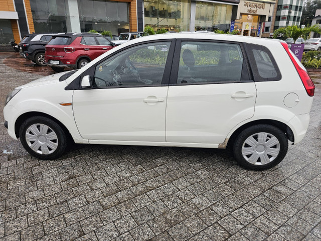 Second-hand 2011 Ford Figo Diesel Titanium for sale in Pune-4