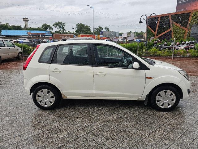 Second-hand 2011 Ford Figo Diesel Titanium for sale in Pune-1