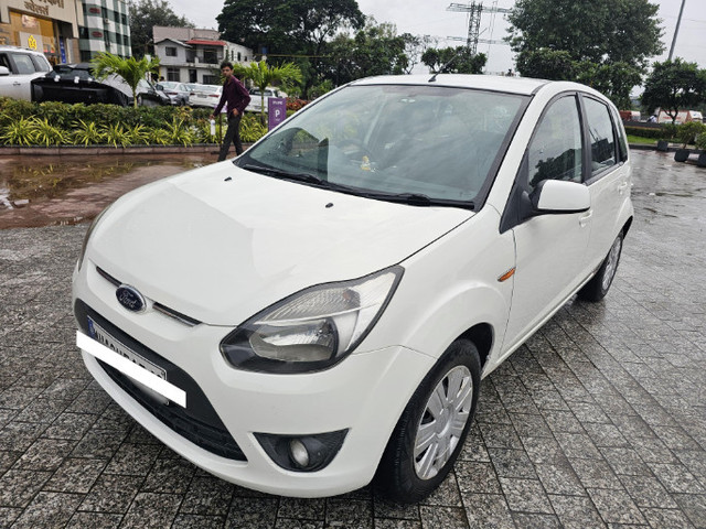 Second-hand 2011 Ford Figo Diesel Titanium for sale in Pune-5