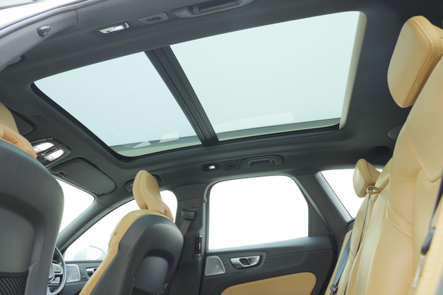 Second-hand 2022 Volvo XC60 B5 Inscripition for sale in Gurgaon-11