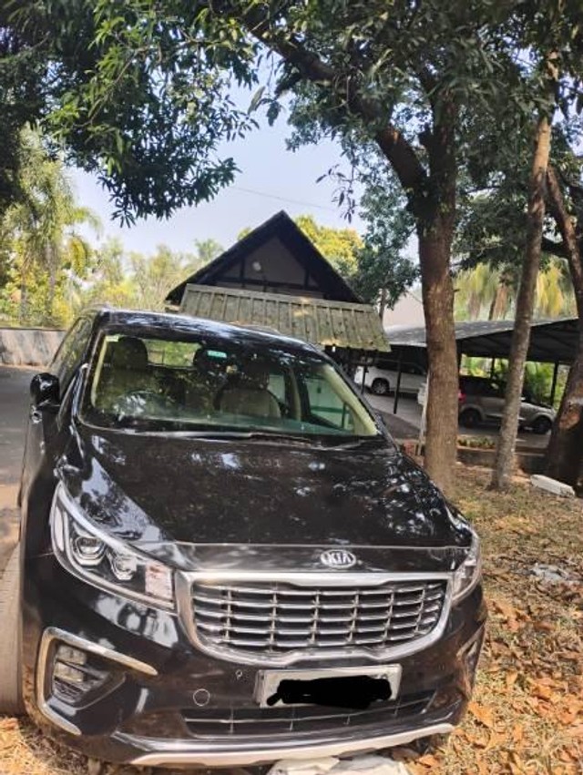 Kia Carnival Limousine Second-hand 2020 Kia Carnival Limousine for sale in Kozhikode-0