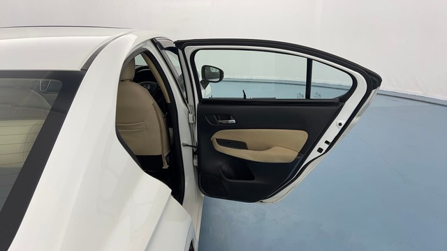 Second-hand 2021 Honda City VX MT for sale in Lucknow-25