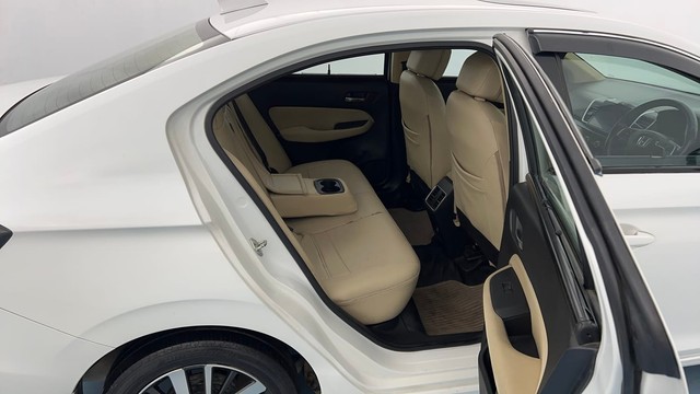 Second-hand 2021 Honda City VX MT for sale in Lucknow-31