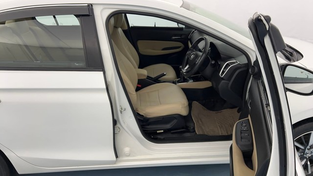 Second-hand 2021 Honda City VX MT for sale in Lucknow-15