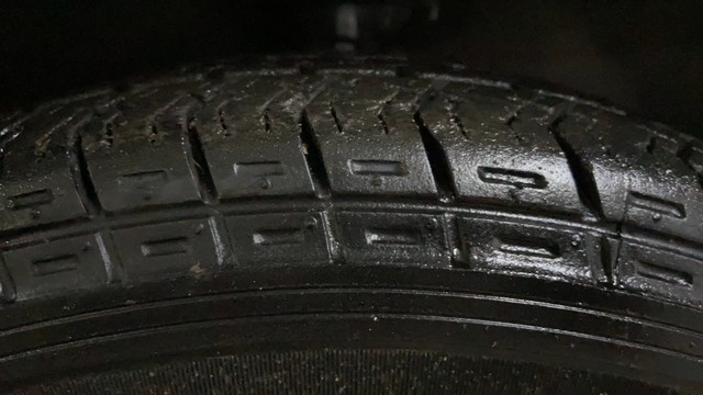 Second-hand 2017 Maruti Eeco CNG 5 Seater AC BSIV for sale in Surat-28