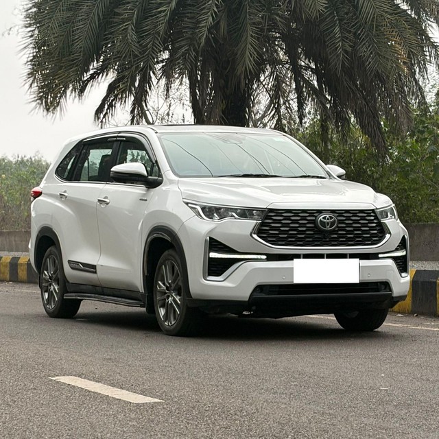 Second-hand 2024 Toyota Innova Hycross ZX Hybrid for sale in Noida-0