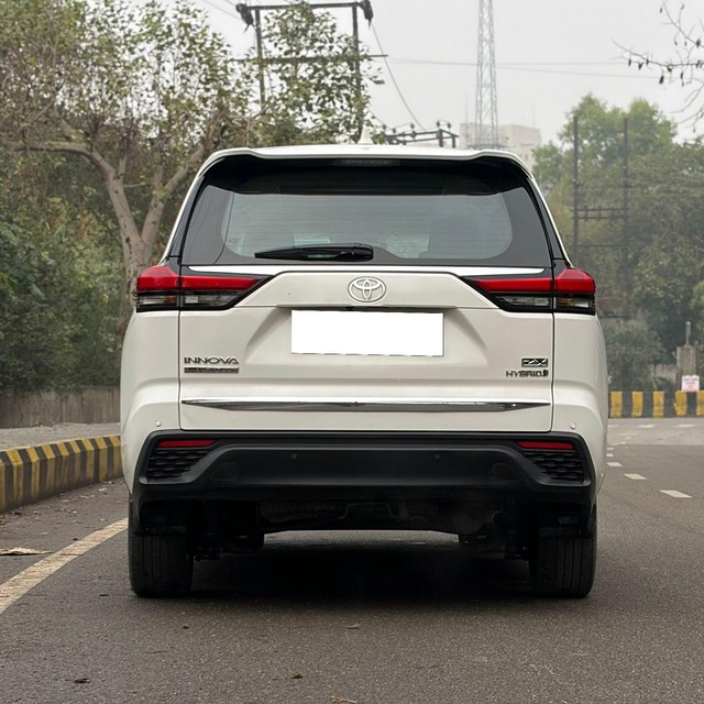 Second-hand 2024 Toyota Innova Hycross ZX Hybrid for sale in Noida-2
