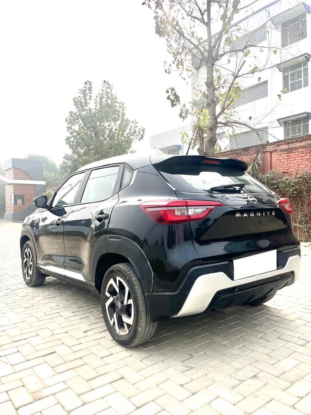 Second-hand 2022 Nissan Magnite XV Executive for sale in Noida-7