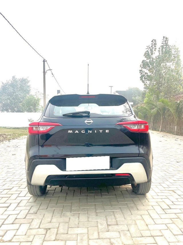 Second-hand 2022 Nissan Magnite XV Executive for sale in Noida-2