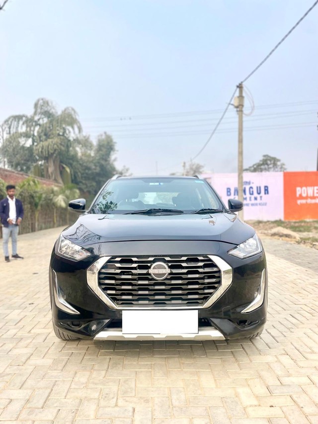 Second-hand 2022 Nissan Magnite XV Executive for sale in Noida-4