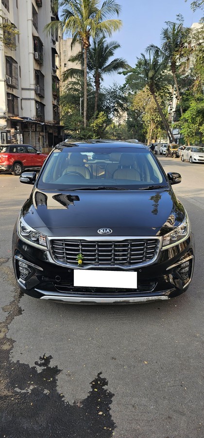 Second-hand 2020 Kia Carnival Limousine for sale in Mumbai