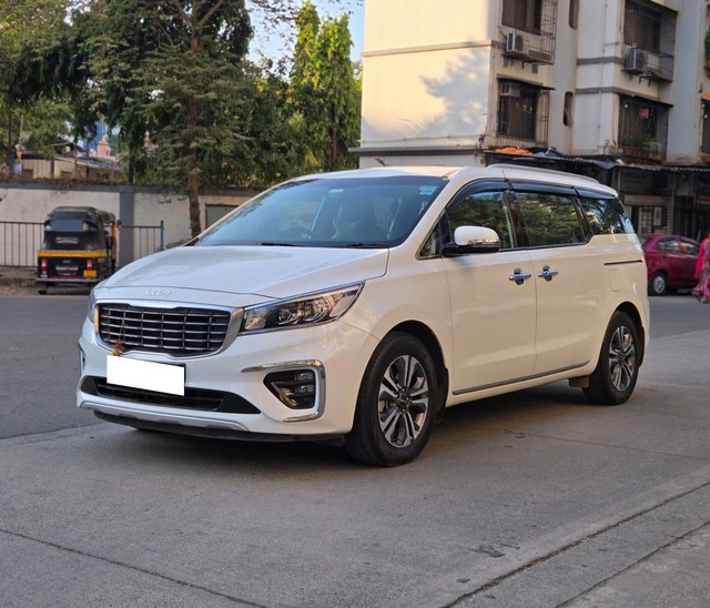 Second-hand 2022 Kia Carnival Limousine for sale in Mumbai-4