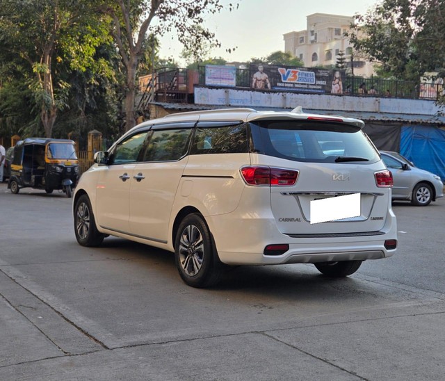 Second-hand 2022 Kia Carnival Limousine for sale in Mumbai-11