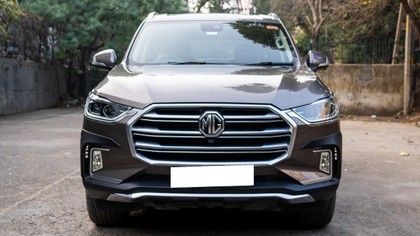 Second-hand 2023 MG Gloster Savvy 4x4 6Str for sale in New Delhi