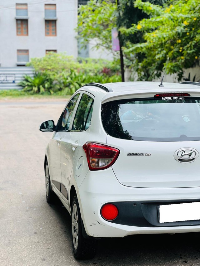 Second-hand 2018 Hyundai Grand i10 1.2 Kappa Sportz BSIV for sale in Vadodara-5