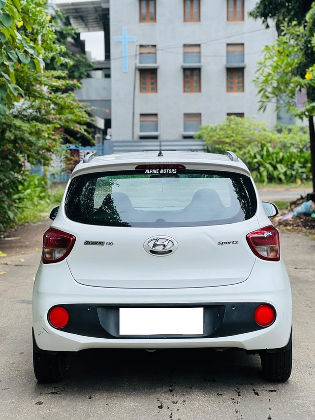 Second-hand 2018 Hyundai Grand i10 1.2 Kappa Sportz BSIV for sale in Vadodara-2