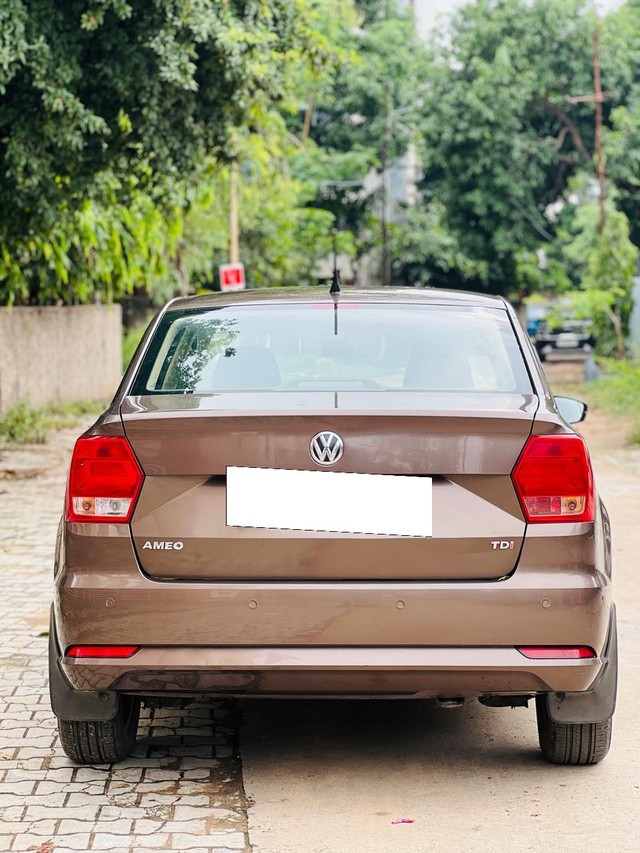 Second-hand 2016 Volkswagen Ameo 1.5 TDI Comfortline for sale in Vadodara-2