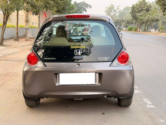 Second-hand 2016 Honda Brio E MT for sale in Vadodara-2