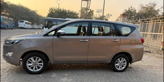 Second-hand 2016 Toyota Innova 2.5 G (Diesel) 7 Seater BS IV for sale in New Delhi-3
