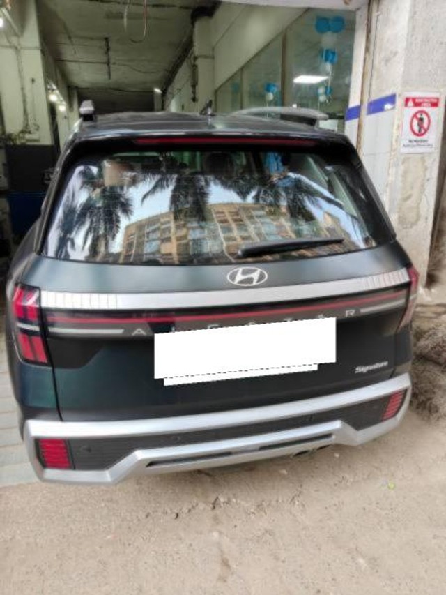 Second-hand 2025 Hyundai Alcazar Signature Diesel AT for sale in Mumbai-3