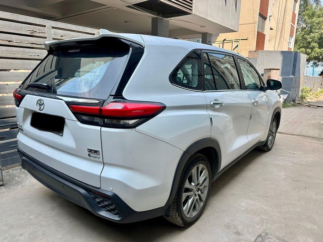 Second-hand 2025 Toyota Innova Hycross ZX(O) Hybrid for sale in Chennai-3