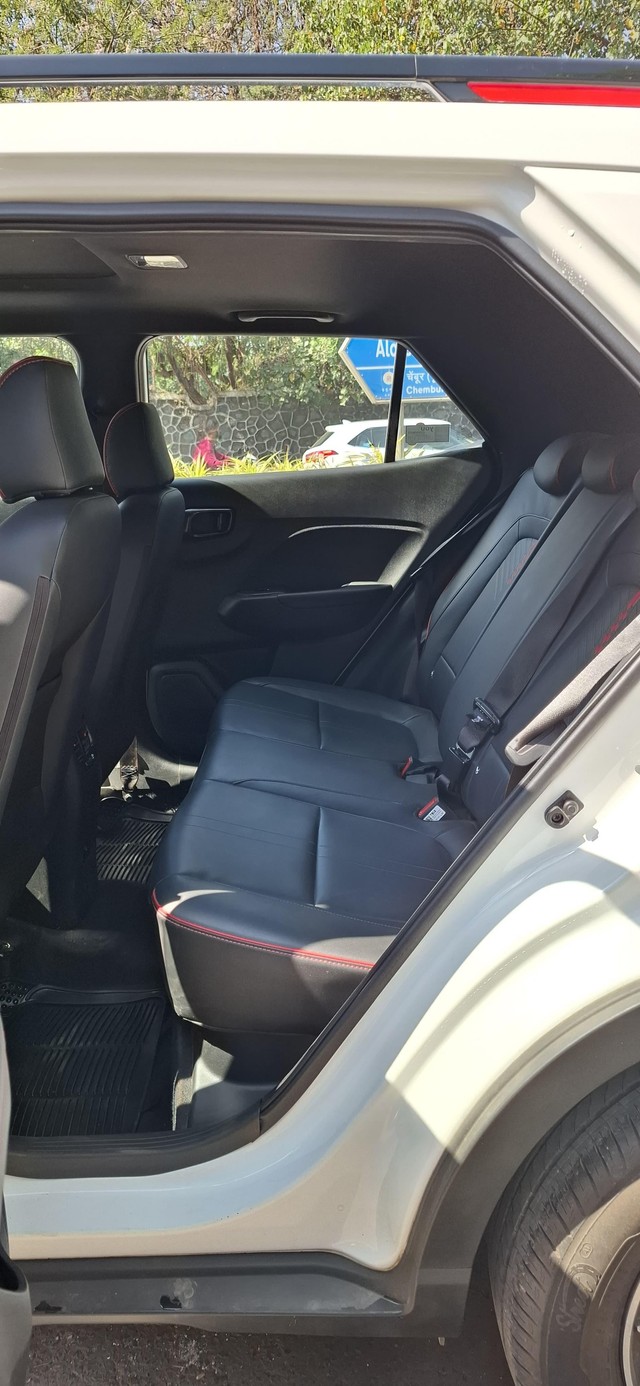 Hyundai Venue N Line N8 turbo DCT DT BSVI Second-hand 2023 Hyundai Venue N Line N8 turbo DCT DT BSVI for sale in Mumbai-9